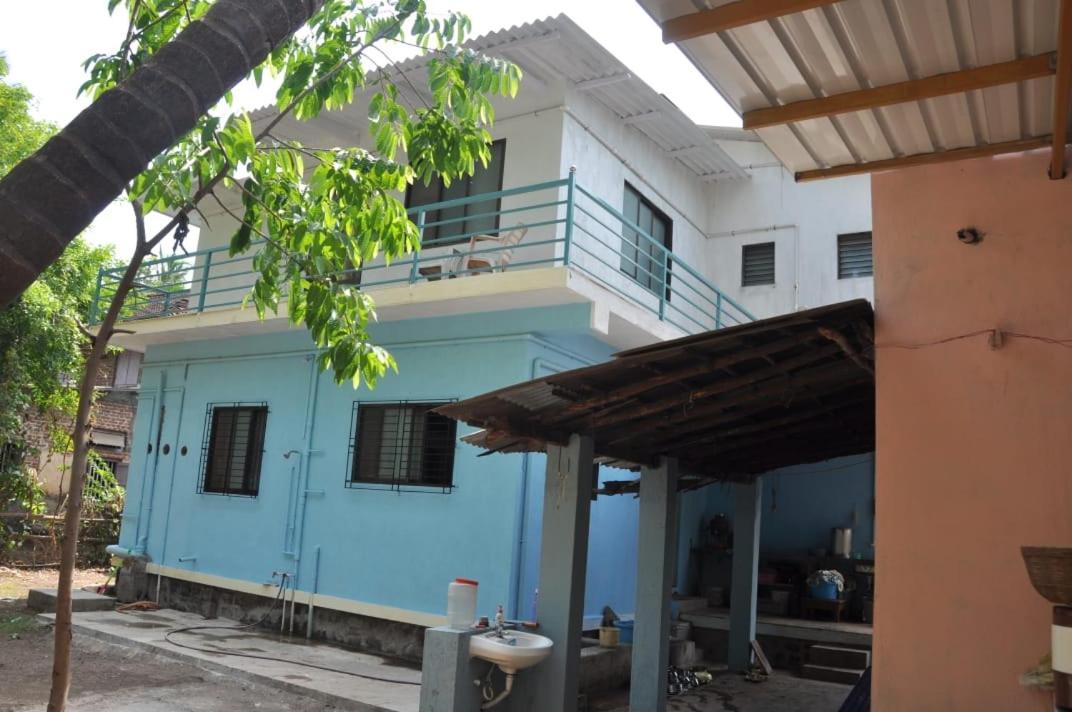 Suvarna Holiday Home Kashid Pokoj fotografie
